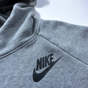 Sweat à capuche col rouler Nike – Taille L