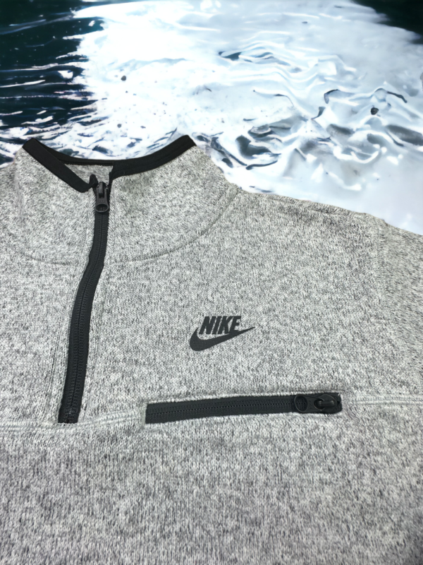 Hoodie nike col zippé – Taille M – Image 2